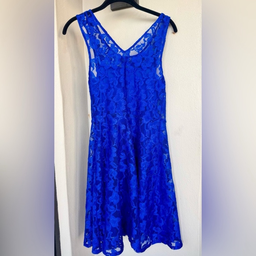 Express Women’s Dress Blue Lace Sleeveless A Line Knee Length Lined Size Medium